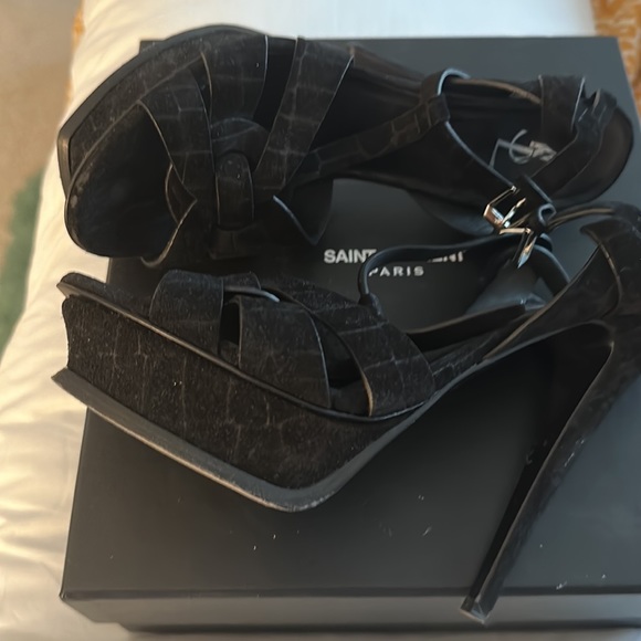 SAINT LAURENT PARIS TRIBUTE PLATFORM SANDALS IN BLACK SUEDE - Picture 6 of 6